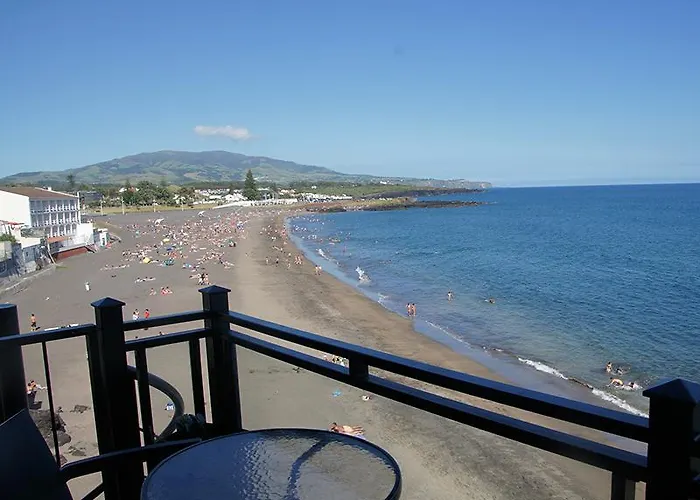 3 Praias Πόντα Ντελγκάντα