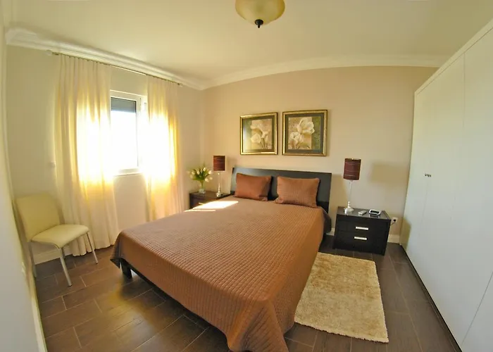 Ξενοδοχείο με διαμερίσματα 3 Praias 4*